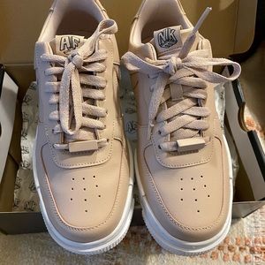 Nike Air Force 1’s size 7.5 nude color